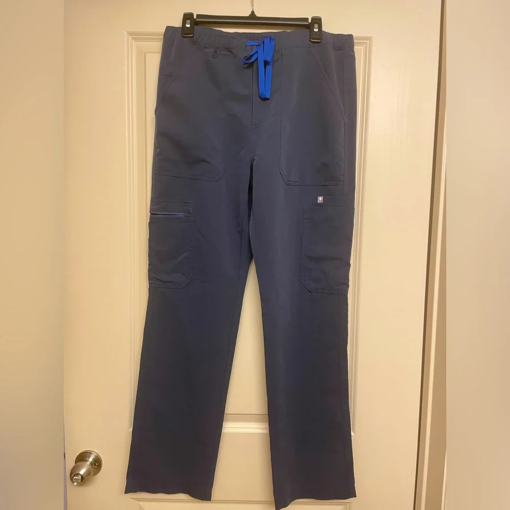 FIGS Men’s Night Sky Cargo Scrub Pants Size M